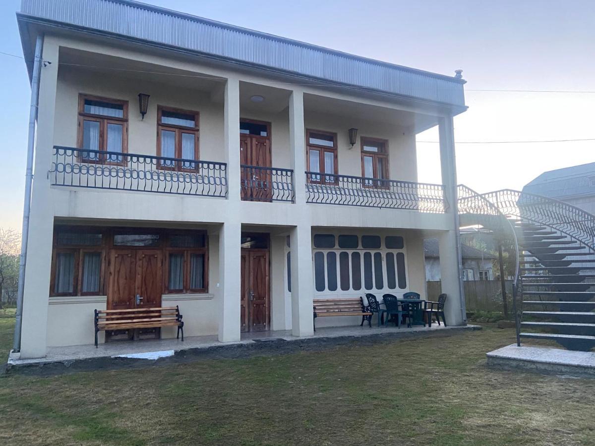 Luka Family Guest House Batumi Ngoại thất bức ảnh