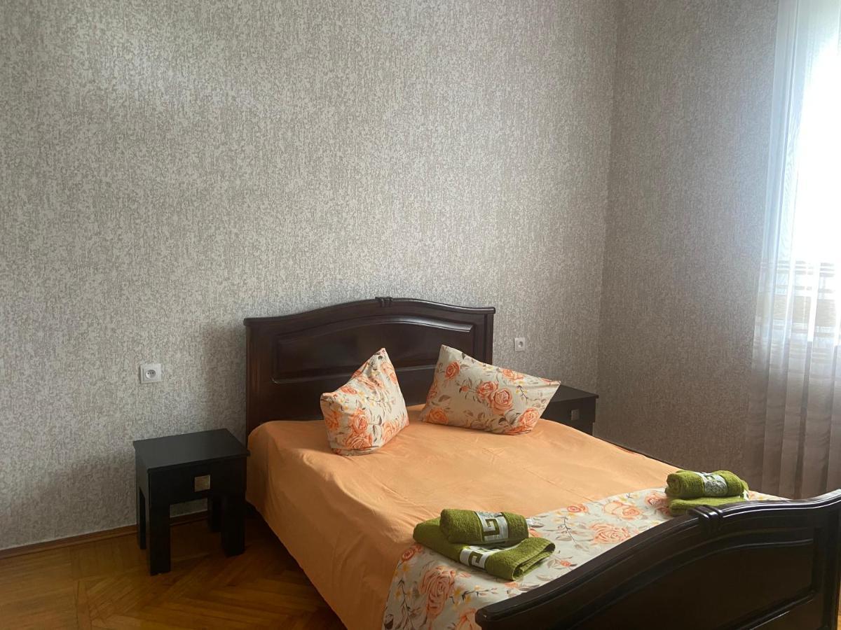 Luka Family Guest House Batumi Ngoại thất bức ảnh